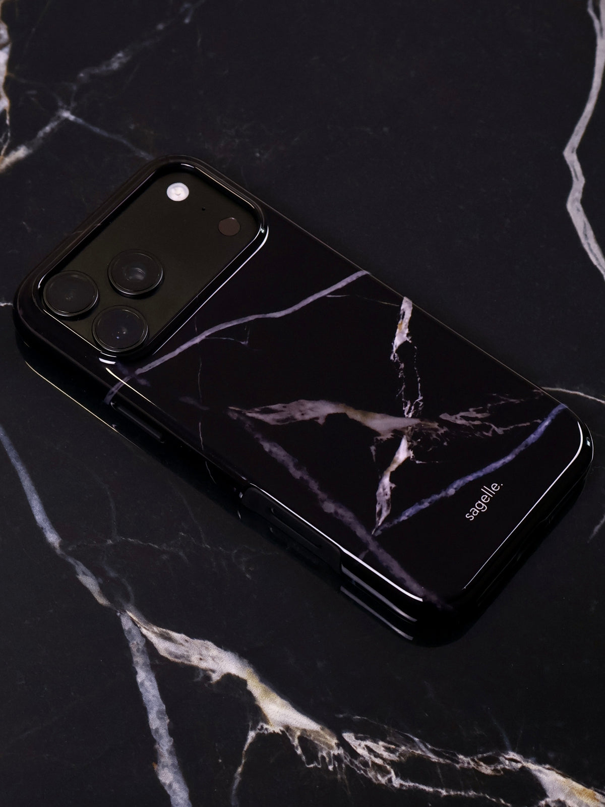 onyx | iconic case. - sagelle.